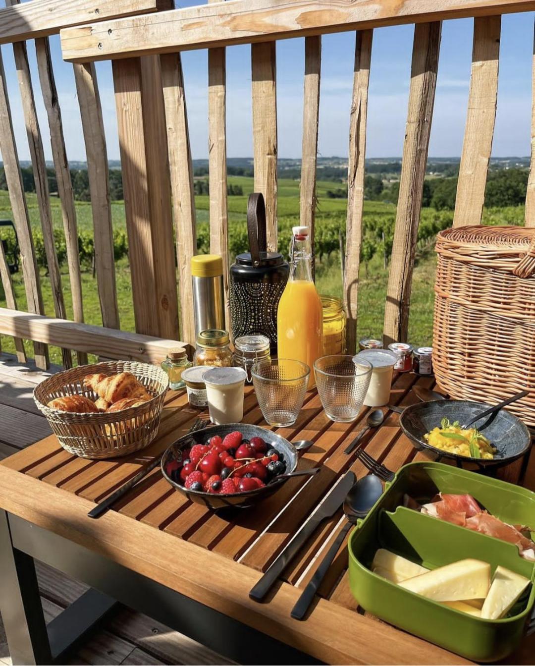 ベルジュラック Le Domaine De La Tour Des Vents Bed & Breakfast エクステリア 写真